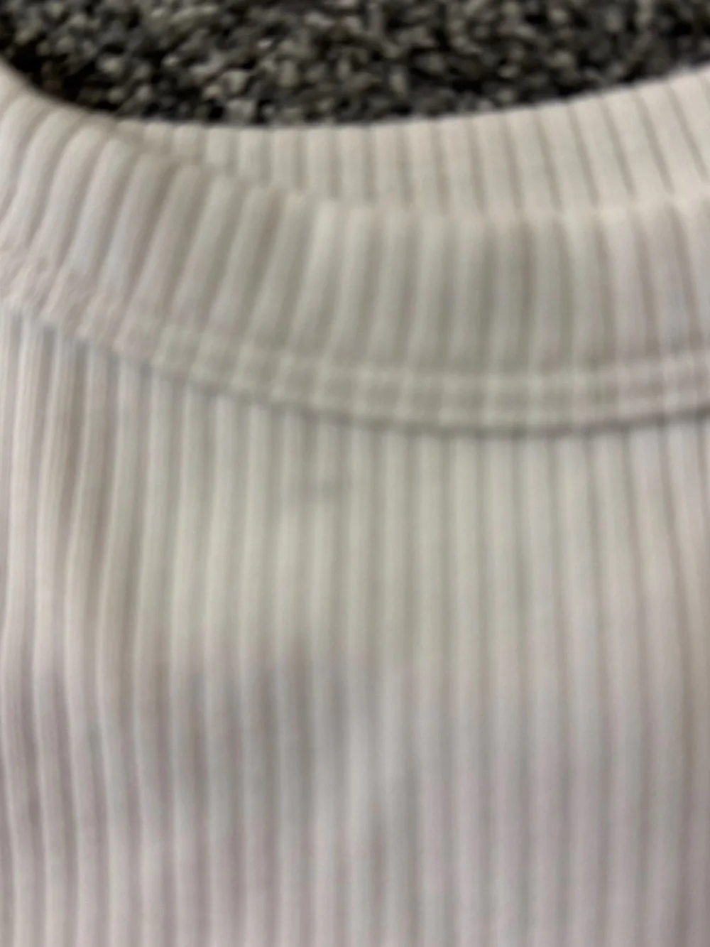 ALO Yoga bra in Off-White - Picture 3 of 4